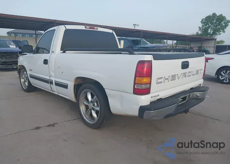 2002 Chevrolet Silverado 1500 из США, поврежденный, VIN 1GCEC14W02Z109106